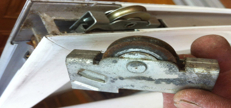 screen door roller repair in El Monte